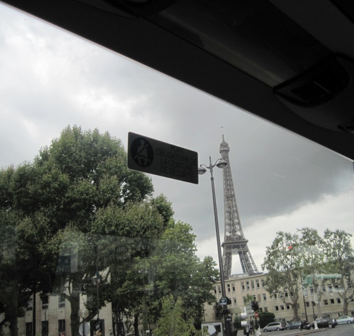 Parigi- La torre Eiffel vista dal pullman- 125